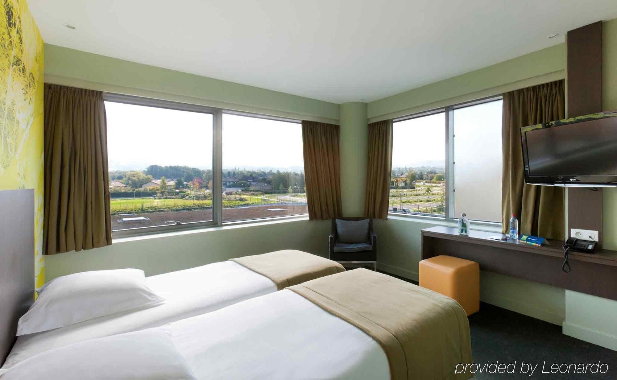 Ibis Styles Saint Julien En Genevois Vitam Нейдан Номер фото
